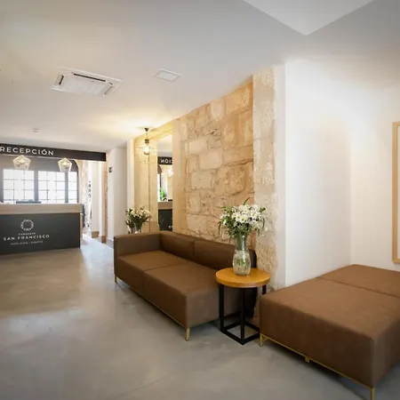 & Convento San Francisco